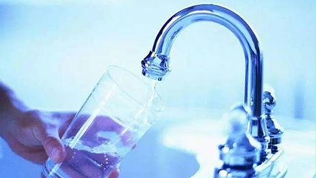 二氧化氯消毒导致自来水气味刺鼻，能用吗？